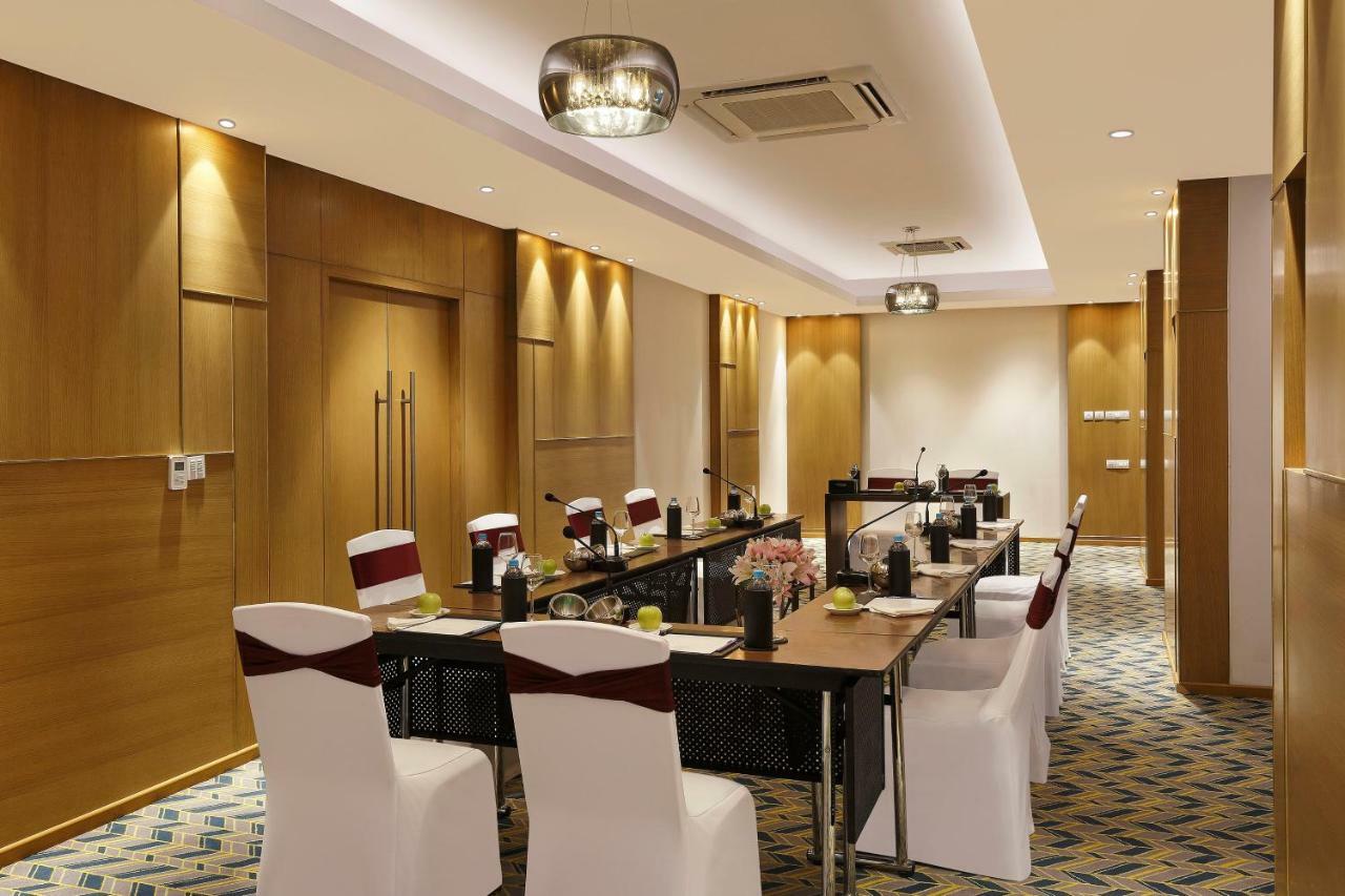 Novotel Guwahati GS Road Bagian luar foto